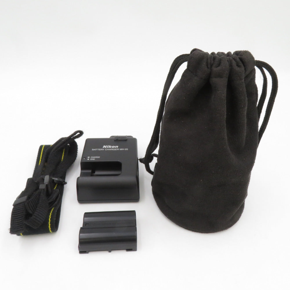 Nikon ニコン デジタルカメラ デジタル一眼レフカメラ D7000 18-200 VR II レンズキット 有効画素約1620万画素