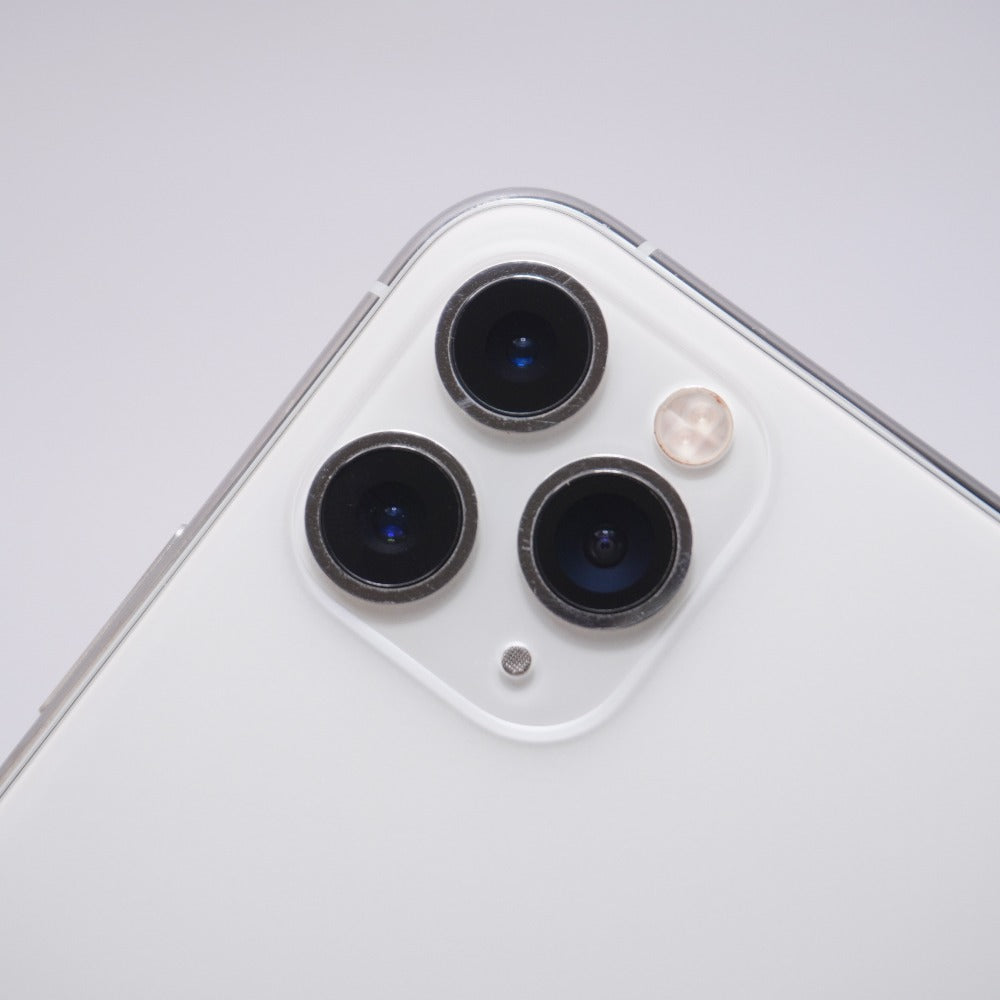 Apple iPhone 11 Pro 64GB シルバー SIMロック解除済み 画面小傷あり MWC32J/A