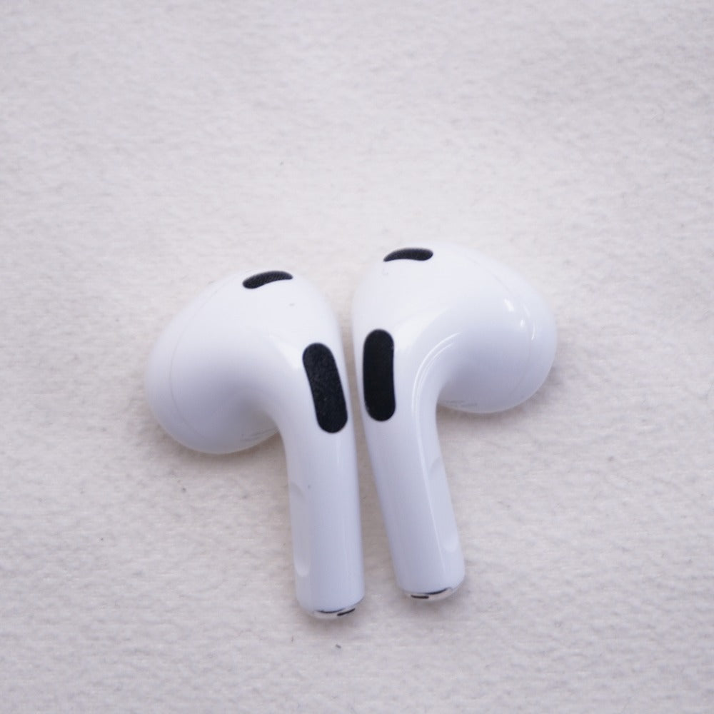 Apple オーディオ機器 AirPods 第3世代 Lightning充電ケース付属