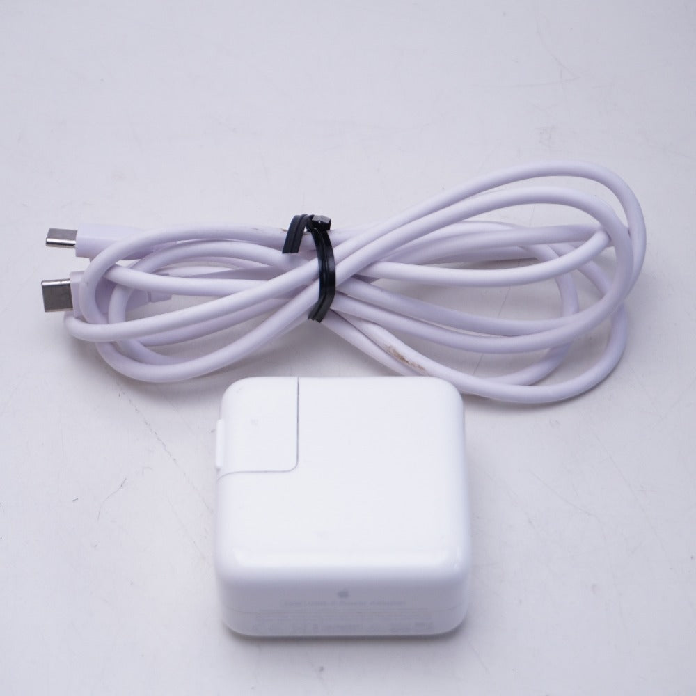 Apple MacBook MacBook Air 13.3インチ(2020) (M1/8GB/256GB/バッテリー94%) MGND3J/A