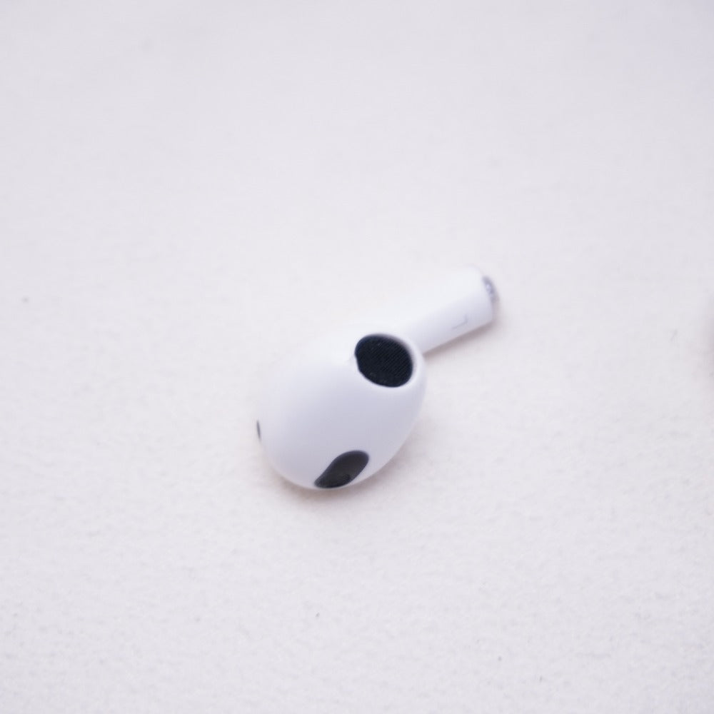 Apple オーディオ機器 AirPods 第3世代 MagSafe対応