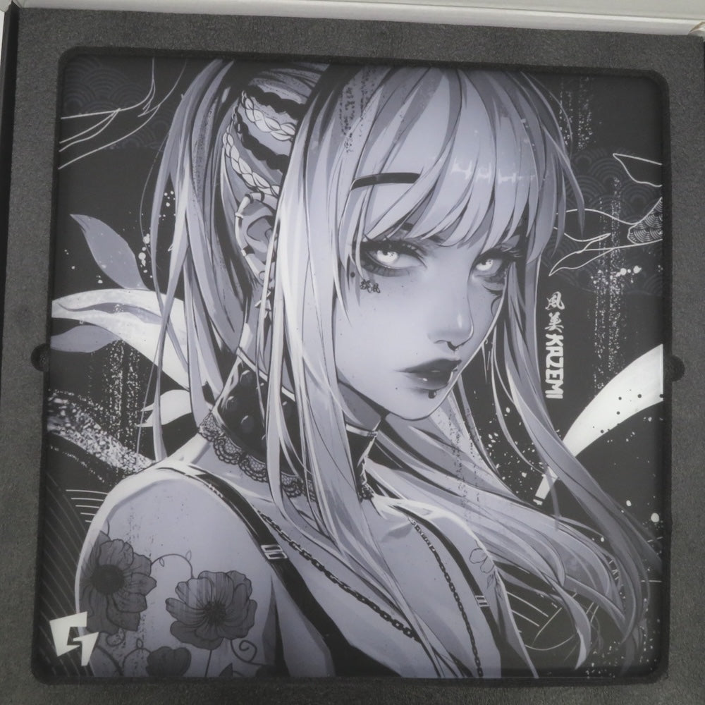 GLSSWRKS Kazemi Glass Mousepad Dark（ガラスマウスパッド） – コンプ