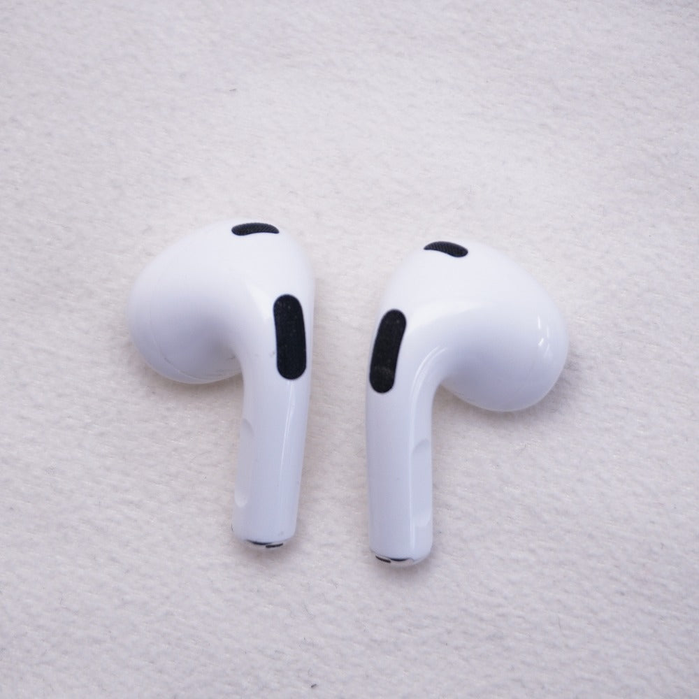Apple オーディオ機器 AirPods 第3世代 Lightning充電ケース付属