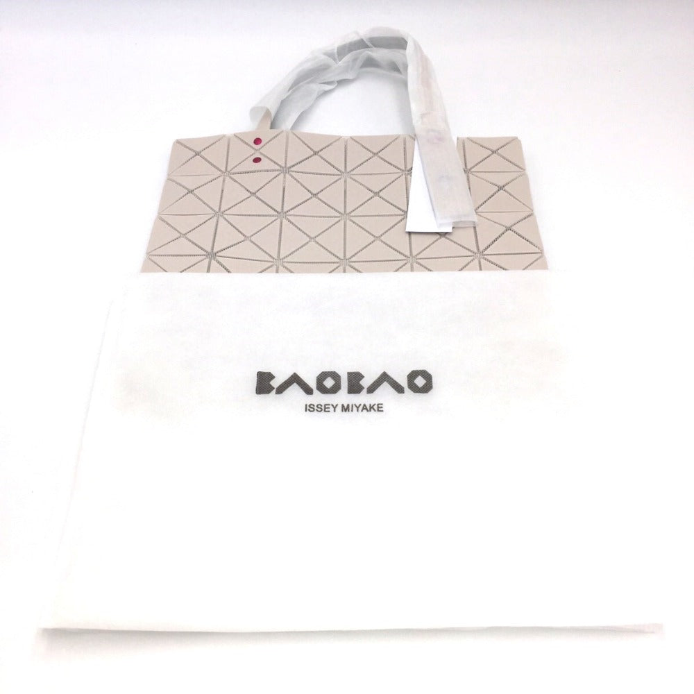 BAOBAO ISSEYMIYAKE (バオバオイッセイミヤケ) トートバッグ BAOBAO ISSEI MIYAKE LUCENT ONE-TONE BB31AG623 ライトベージュ 未使用品