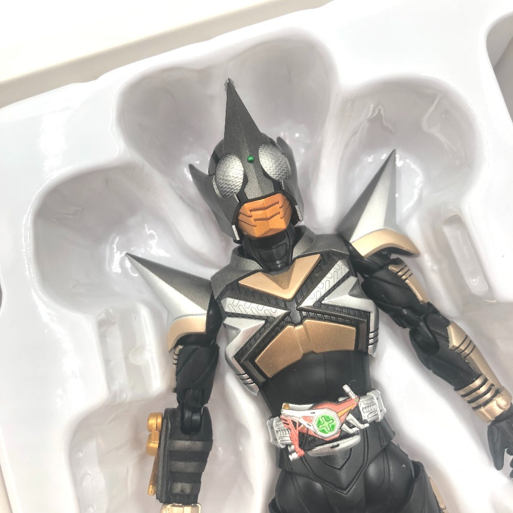 S.H.Figuarts(真骨彫製法) 仮面ライダーパンチホッパー 「仮面ライダーカブト」 魂ウェブ商店限定 BANDAI バンダイ フィギュア