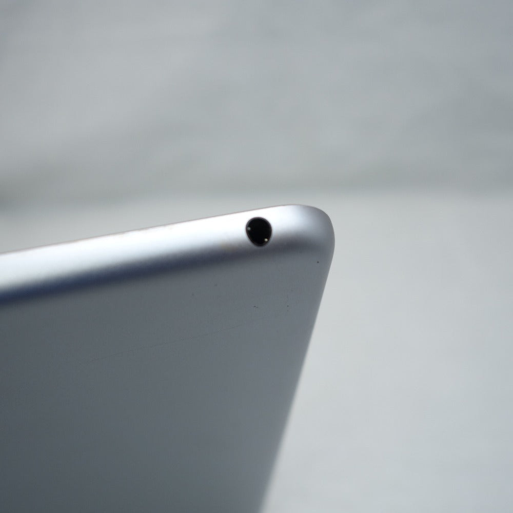 ジャンク品 Apple iPad (アイパッド) (第5世代) Wi-Fiモデル 128GB