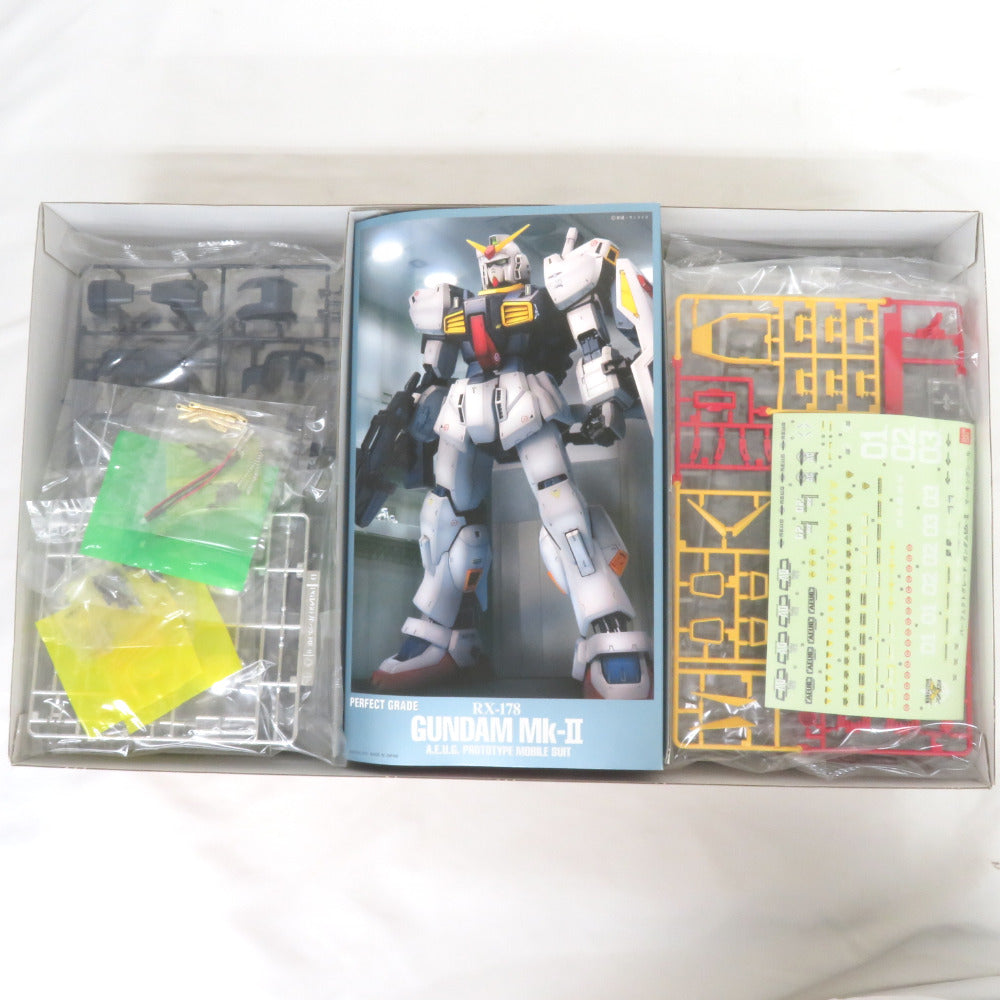 PERFECT GRADE 1/60 ガンダムMk-II エゥーゴ 機動戦士Zガンダム BANDAI バンダイ プラモデル 未組立品