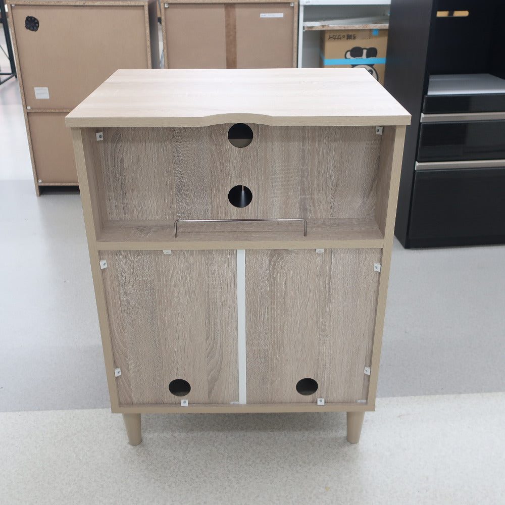 家具 脚付きキャビネット