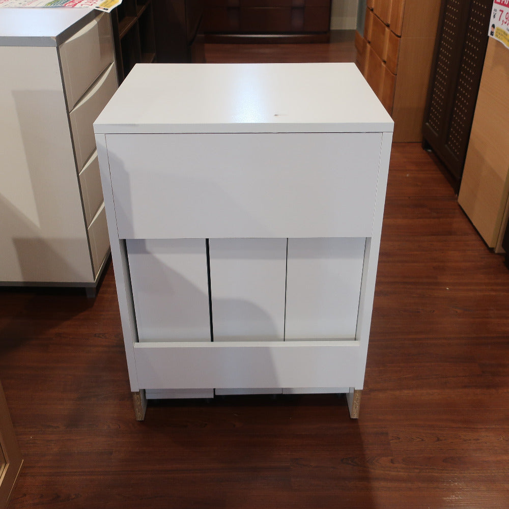 家具 引出し付き棚