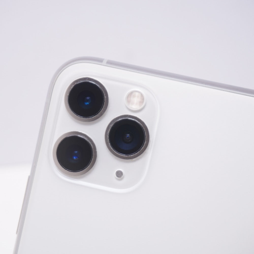 Apple iPhone 11 Pro 64GB シルバー SIMロック解除済み MWC32J/A
