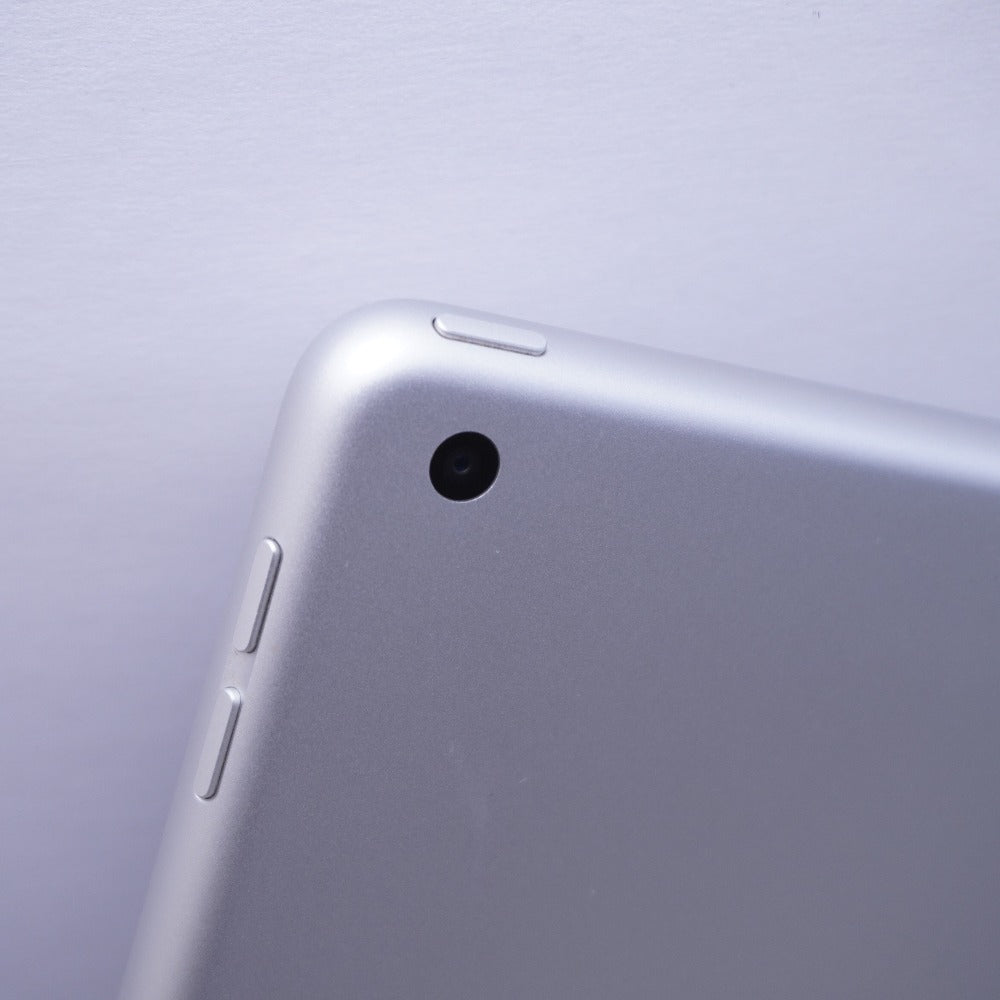 Apple アップル iPad 第8世代 32GB Wi-Fiモデル MYLA2J/A