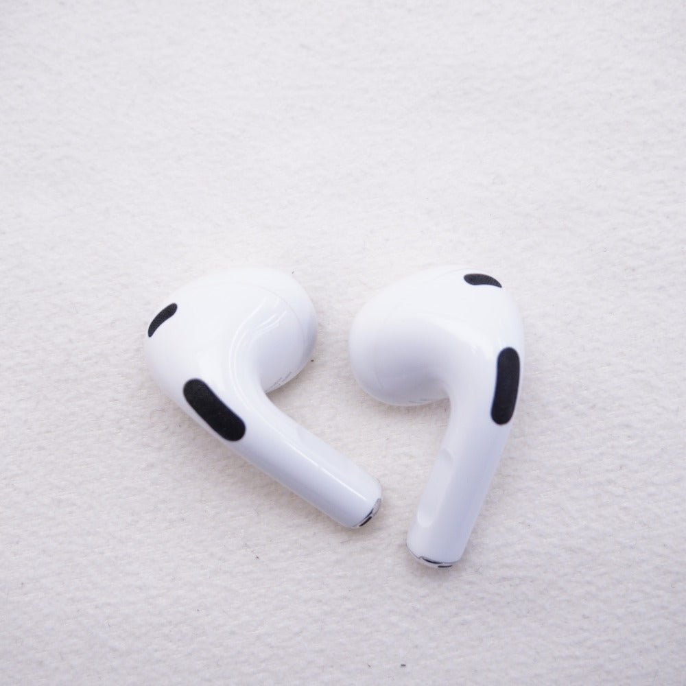Apple オーディオ機器 AirPods 第3世代 Lightning充電ケース付属