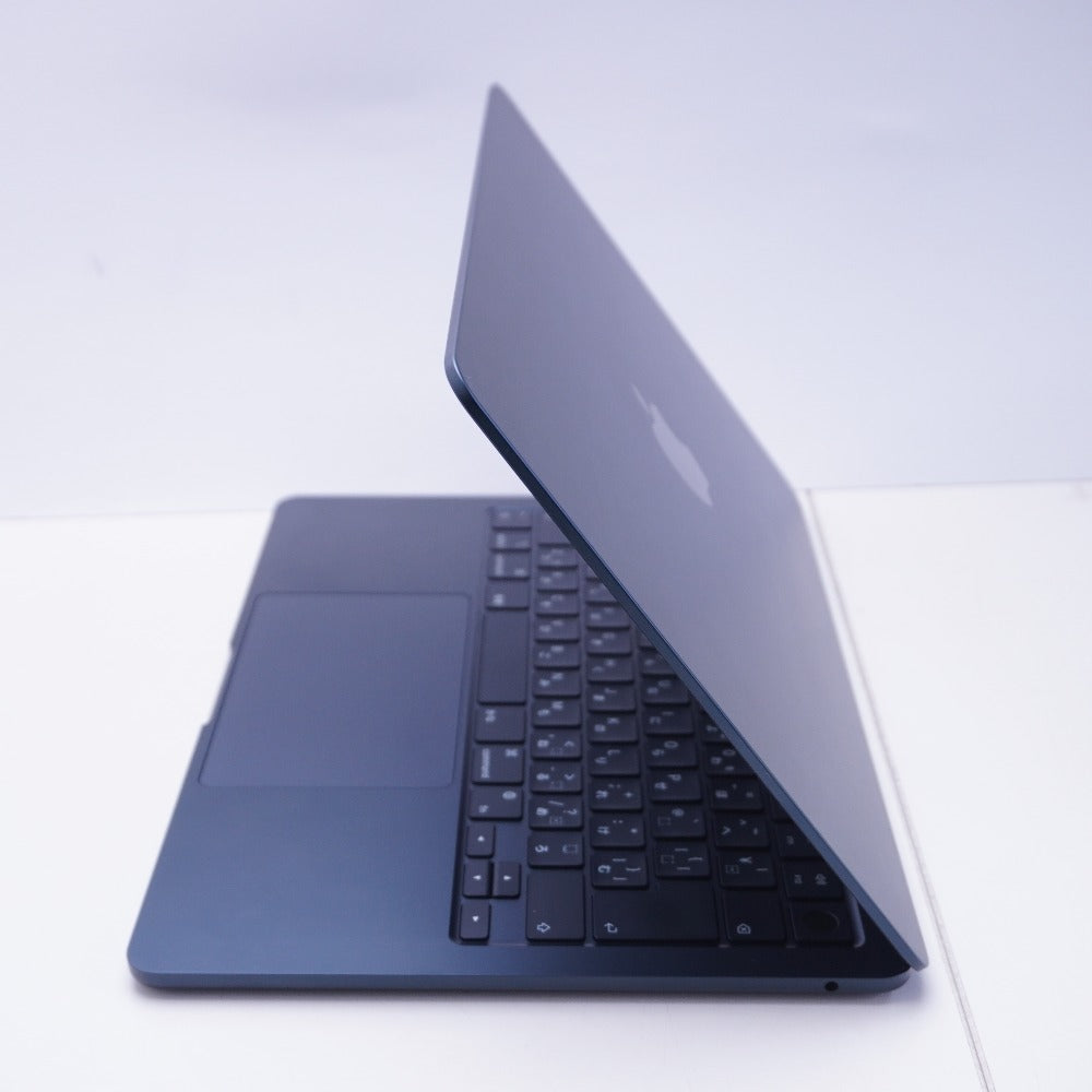 Apple MacBook Air 13.6インチ（2022) (M2/8GB/256GB/バッテリー100％) MLY33J/A