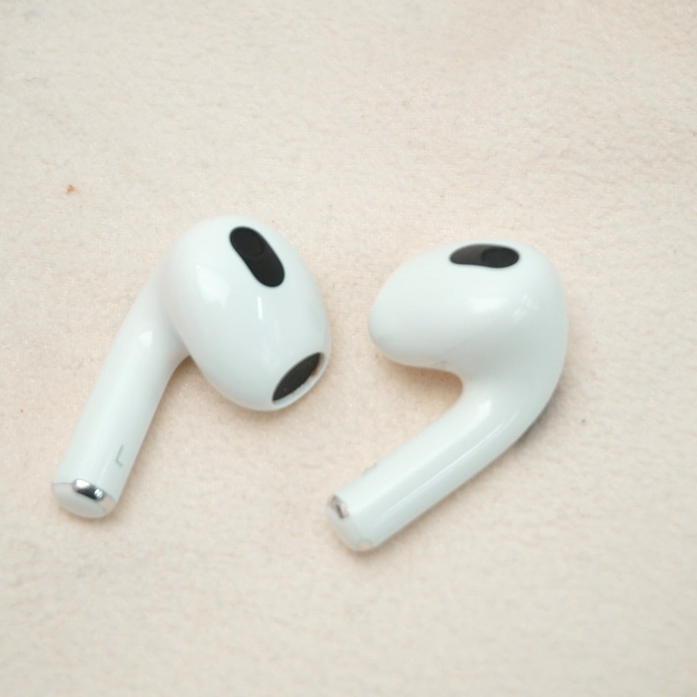 Apple オーディオ機器 AirPods 第3世代 Lightning充電ケース付属 MPNY3J/A