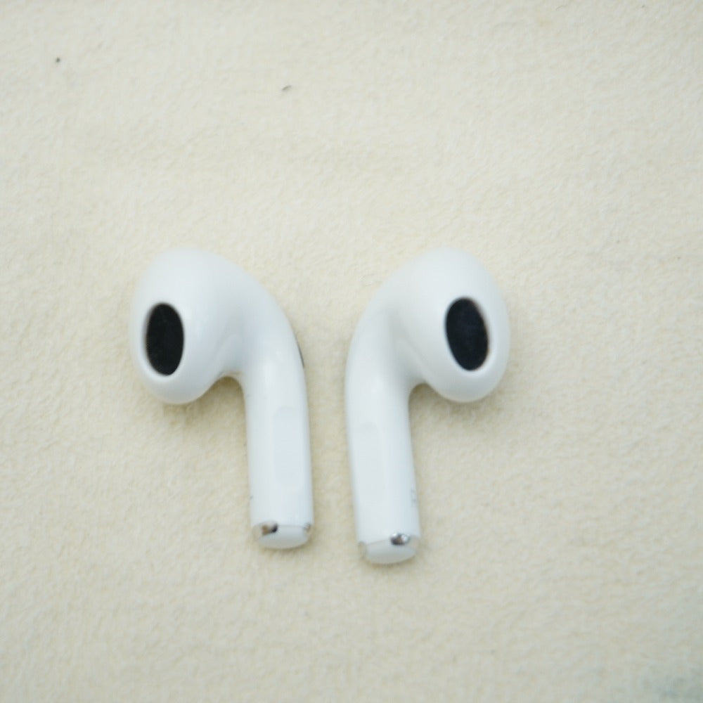 Apple オーディオ機器 AirPods 第3世代 Lightning充電ケース MPNY3J/A