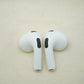 Apple オーディオ機器 AirPods 第3世代 Lightning充電ケース MPNY3J/A
