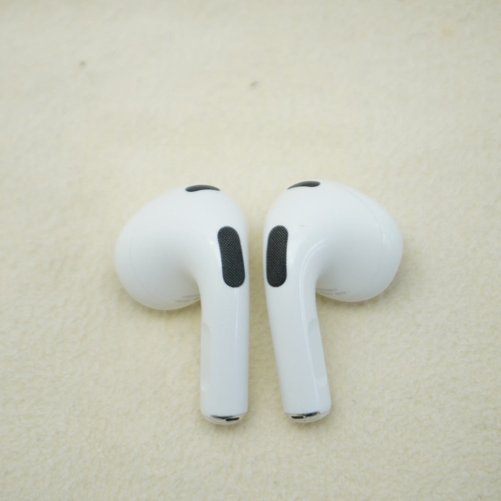 Apple オーディオ機器 AirPods 第3世代 Lightning充電ケース MPNY3J/A