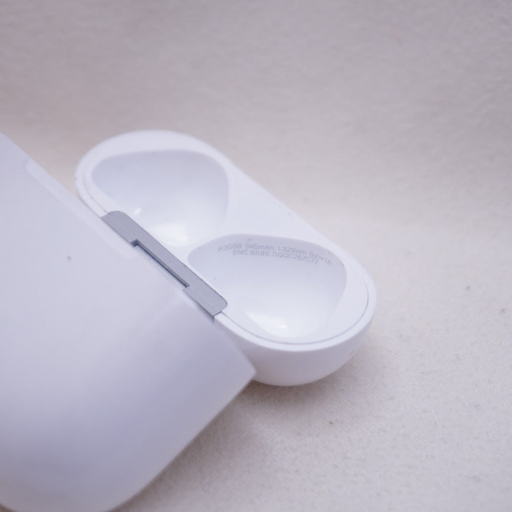 オーディオ機器 エアポッズ Apple AirPods