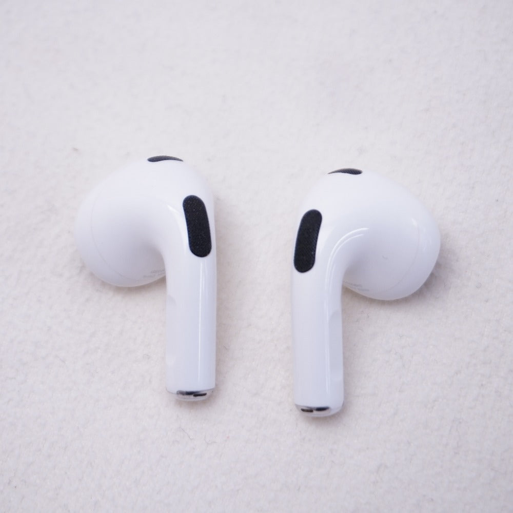 Apple オーディオ機器 AirPods 第3世代 MagSafe対応