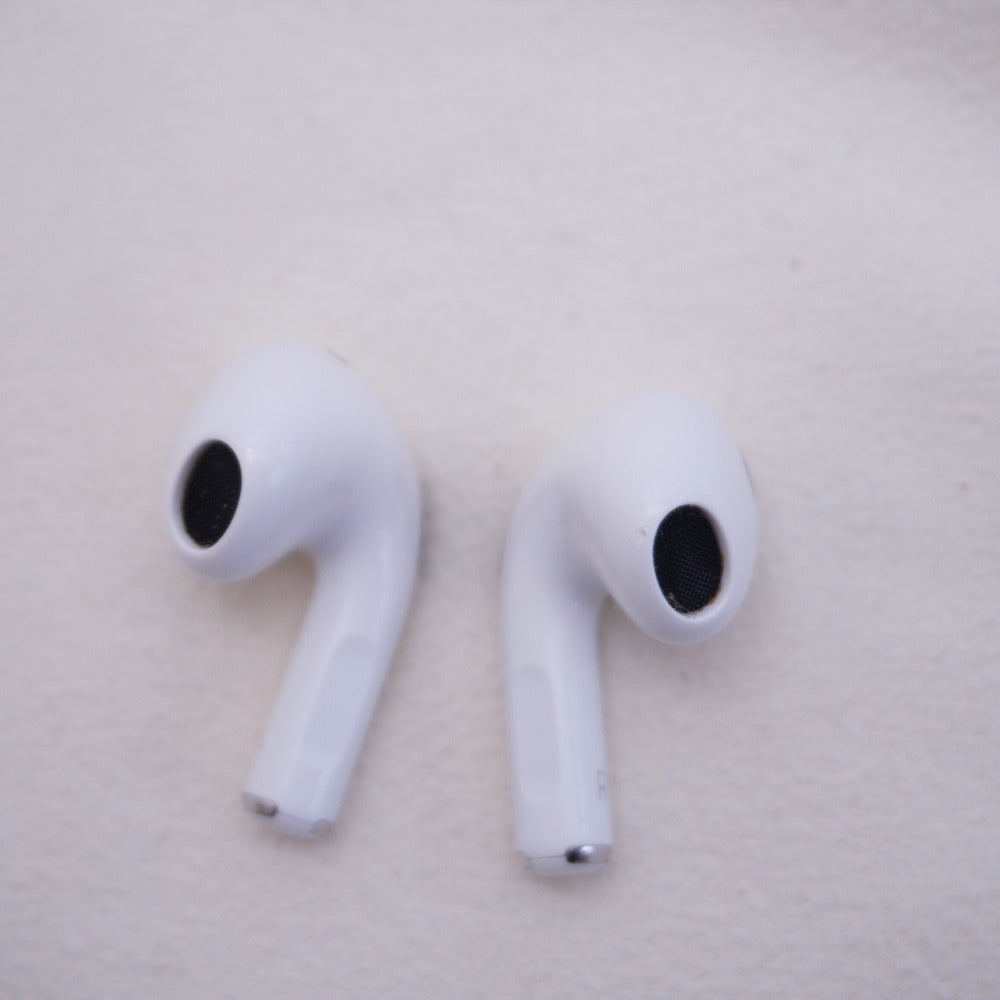 Apple オーディオ機器 AirPods 第3世代 MagSafe対応