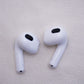 Apple オーディオ機器 AirPods 第3世代 Lightningケース