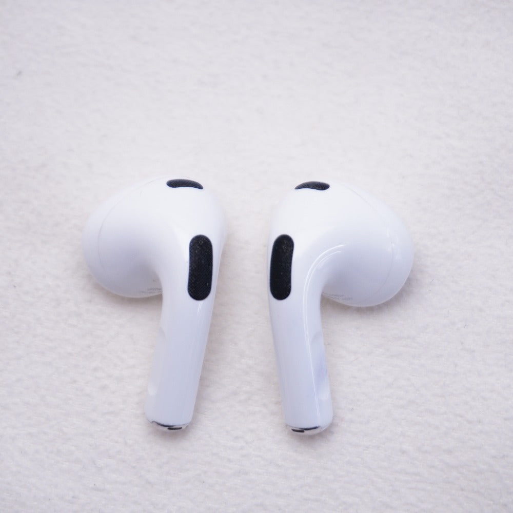 Apple オーディオ機器 AirPods 第3世代 Lightning充電ケース付属