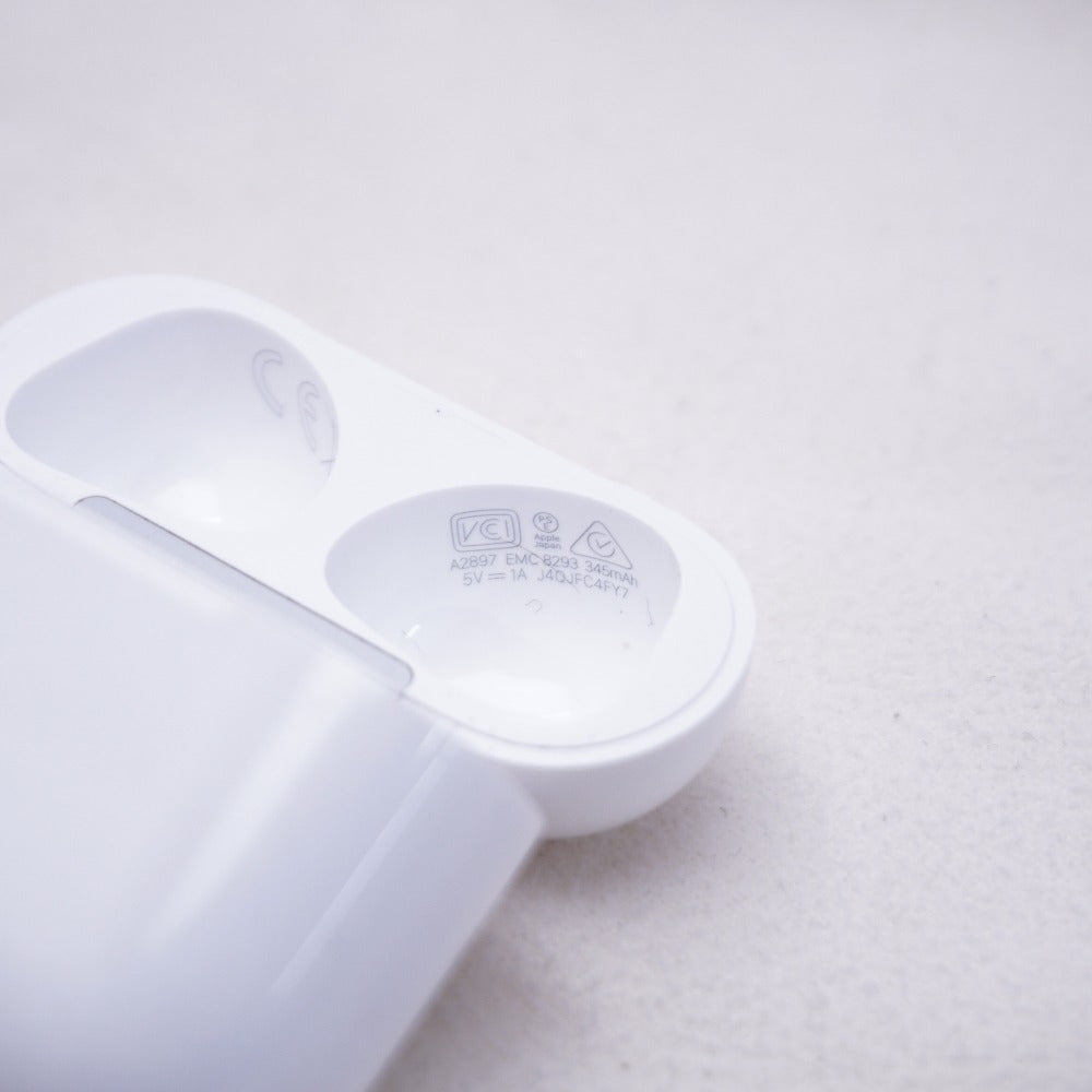オーディオ機器 エアポッズ Apple AirPods