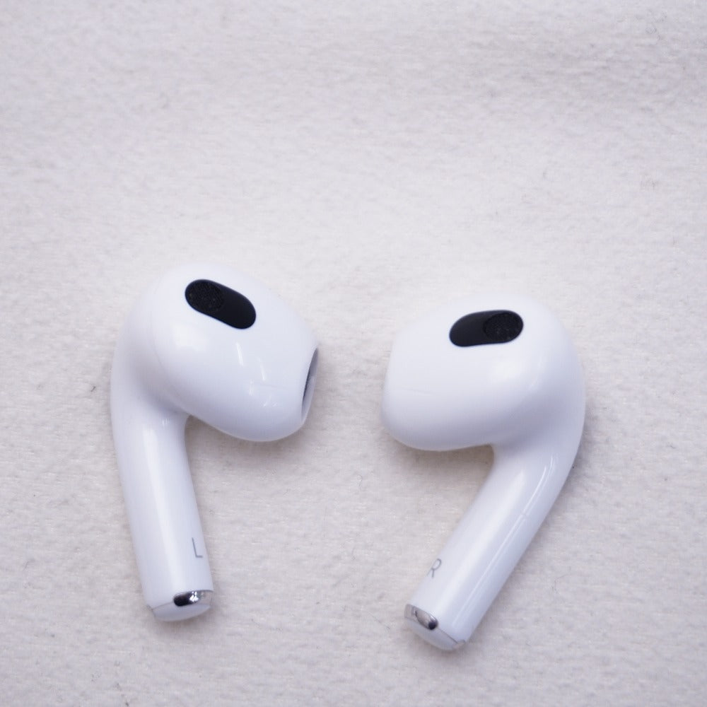 Appleオーディオ機器 AirPods 第3世代 Lightning充電ケース付属