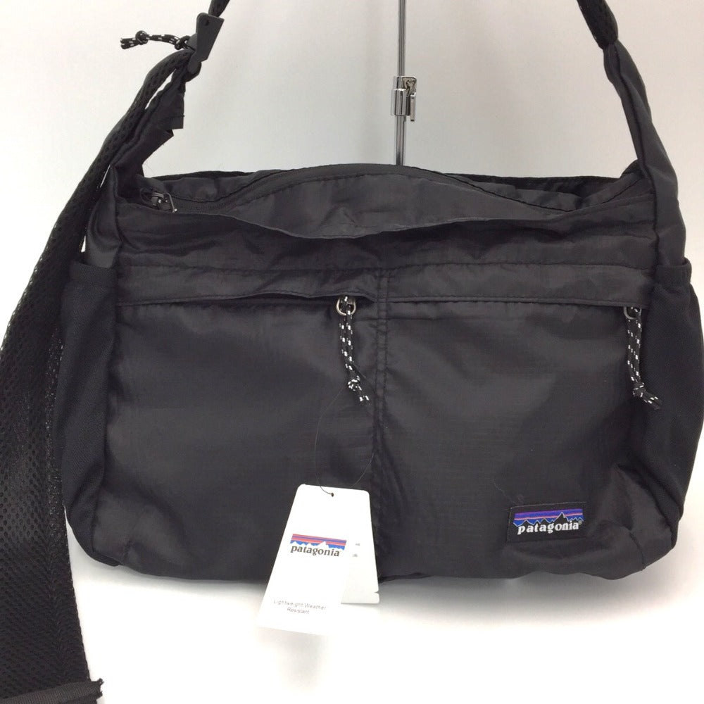 patagonia (パタゴニア) ショルダーバッグ Patagonia ライトウェイ トラベル クーリエ ショルダーバッグ　ブラック　48813 48813 未使用品