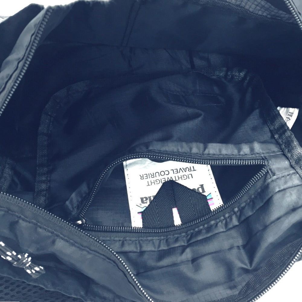 patagonia (パタゴニア) ショルダーバッグ Patagonia ライトウェイ トラベル クーリエ ショルダーバッグ　ブラック　48813 48813 未使用品