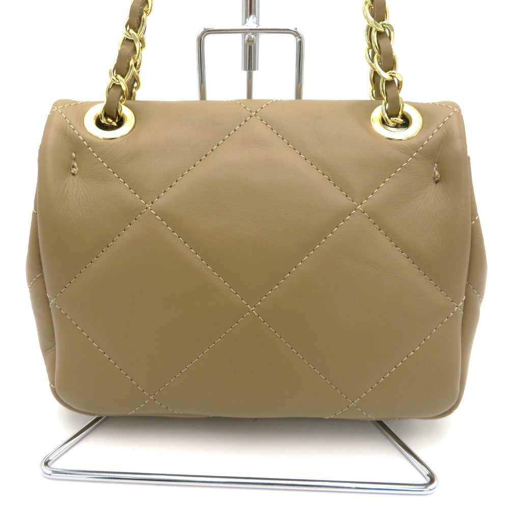 AULENTTI (オウレンティ) ショルダーバッグ AULENTTI　キルティング チェーンショルダーバッグ　ベージュ 美品