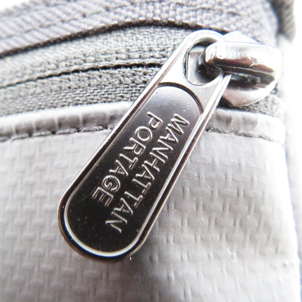 Manhattan Portage (マンハッタンポーテージ) ショルダーバッグ Manhattan Portage　MatteVinyHarlem Bag　サコッシュ　ブラック　防水　MP1084MVL 美品