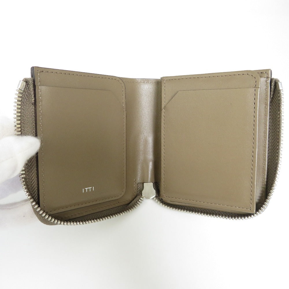 iTTi (イッチ) 二つ折り財布 ITTI　CRISTY VERY COMPACT WLT .5 / DIPLO FJORD　二つ折り財布　トープ　 美品