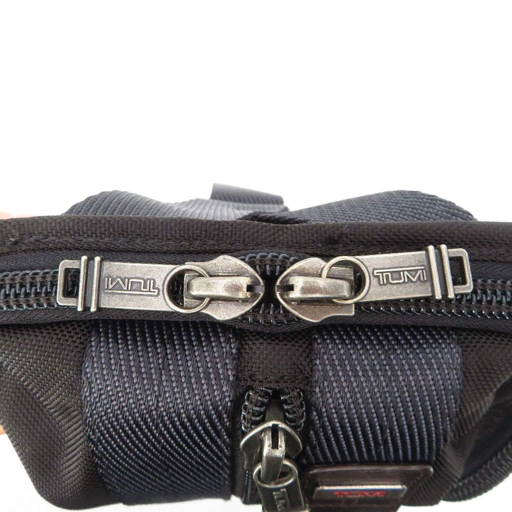 TUMI (トゥミ) ボディバッグ TUMI　ボディバッグ　ALPHABRAVO モントレースリング　ショルダーバッグ　ブラック　22318HK2 美品