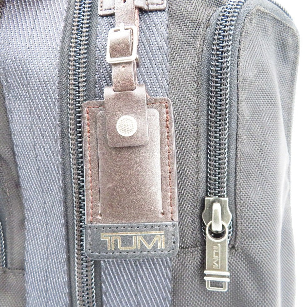 TUMI (トゥミ) ボディバッグ TUMI　ボディバッグ　ALPHABRAVO モントレースリング　ショルダーバッグ　ブラック　22318HK2 美品