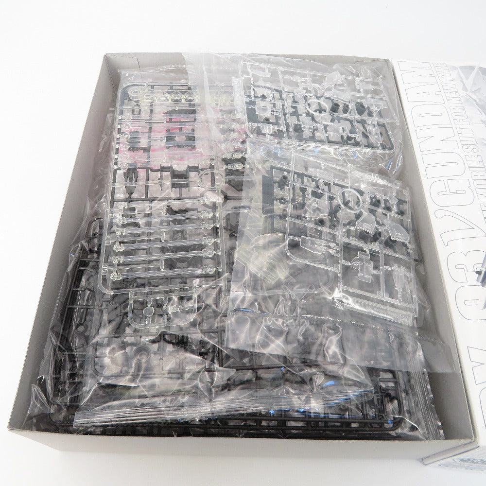 MG 1/100 νガンダム Ver.Ka[メカニカルクリア] 「機動戦士ガンダム 逆襲のシャア」 BANDAI バンダイ プラモデル 未組立品【中古】