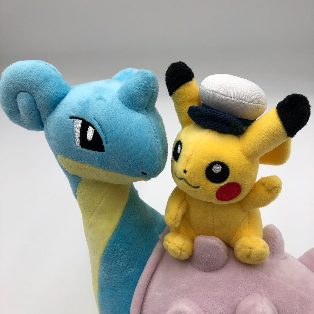 ラプラス＆ピカチュウ ヨコハマ2023 ぬいぐるみ 「ポケットモンスター」 ポケモンWCS2023開催記念商品｜コンプオフ プラス –  コンプオフプラス 公式ショップ