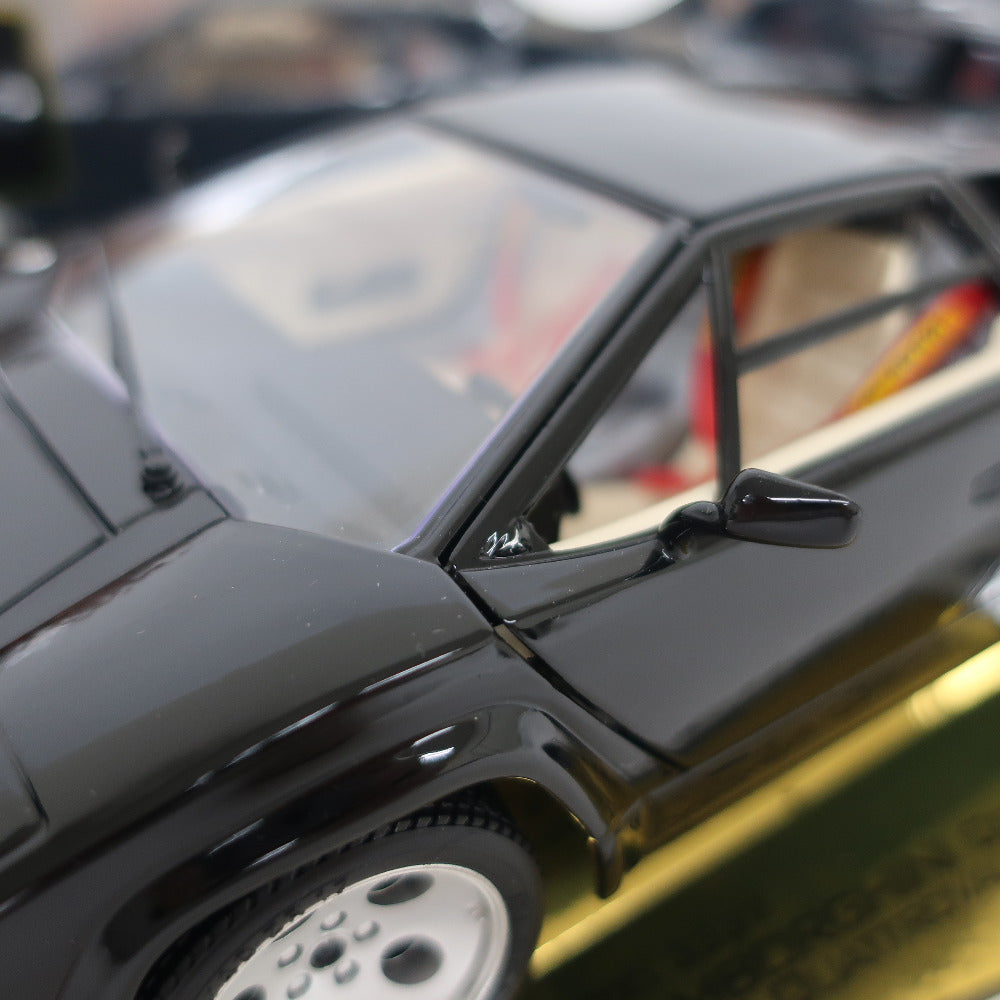 ランボルギーニ カウンタック Lamborghini Countach 5000 1988 1/18