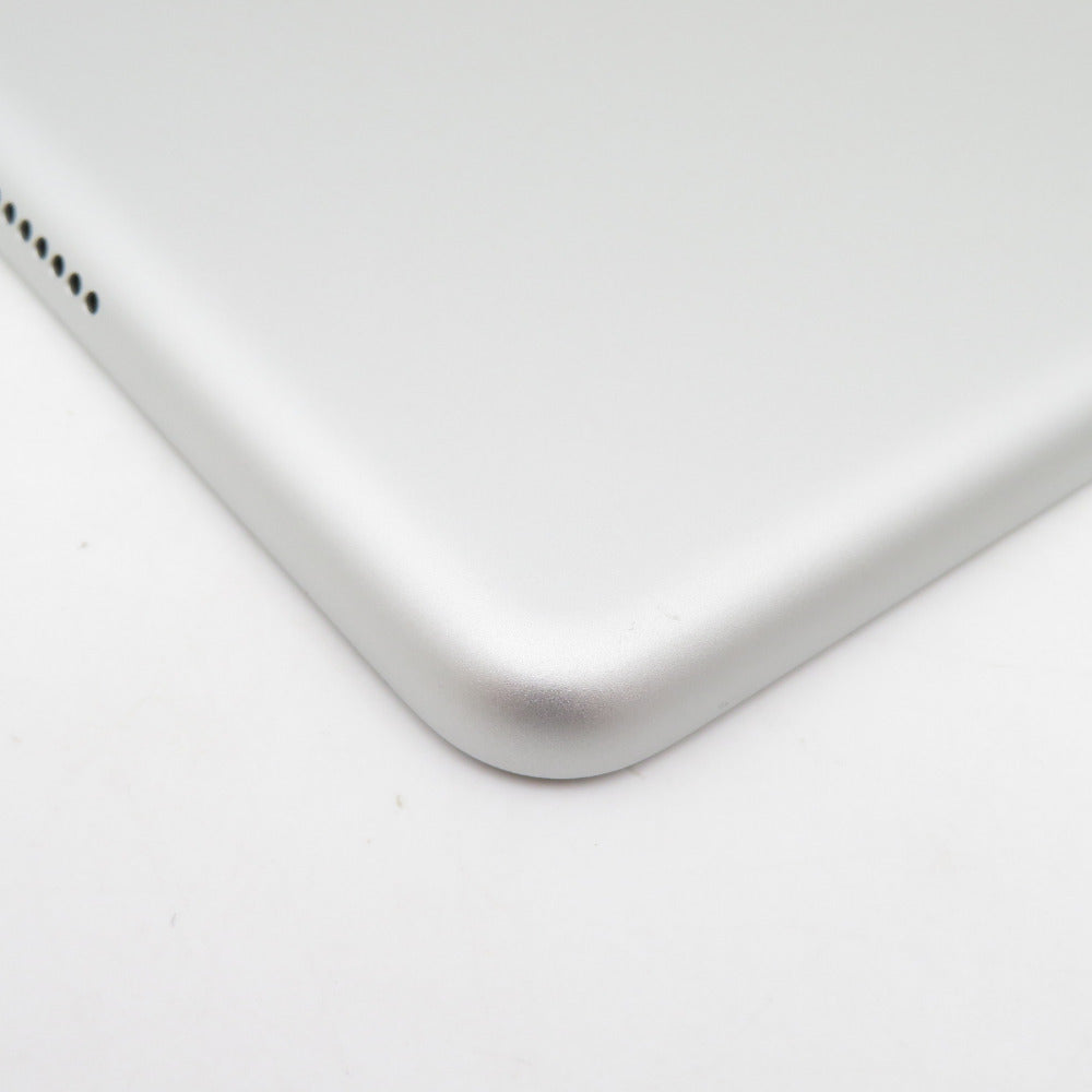 Apple iPad docomo版 第7世代 Wi-Fi+Cellularモデル 32GB MW6C2J/A シルバー 利用制限○ SIMロックあり 美品