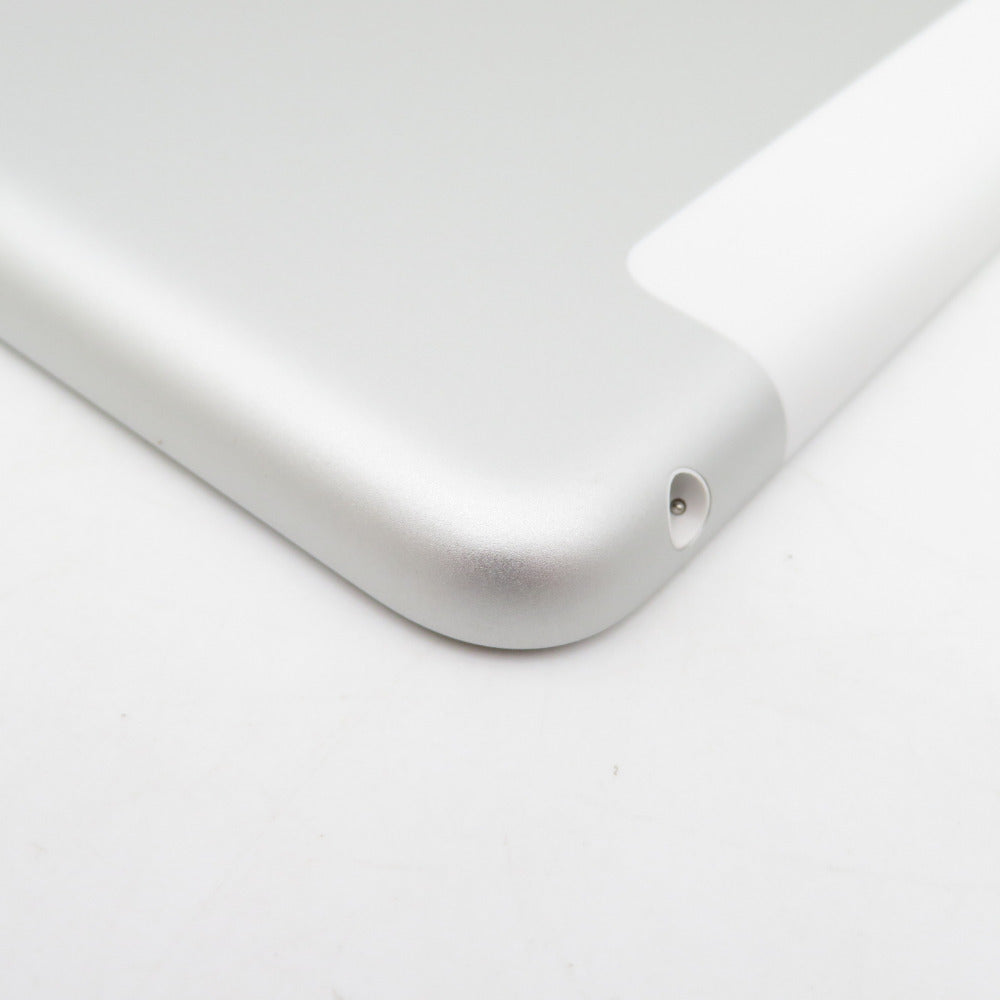 Apple iPad docomo版 第7世代 Wi-Fi+Cellularモデル 32GB MW6C2J/A シルバー 利用制限○ SIMロックあり 美品