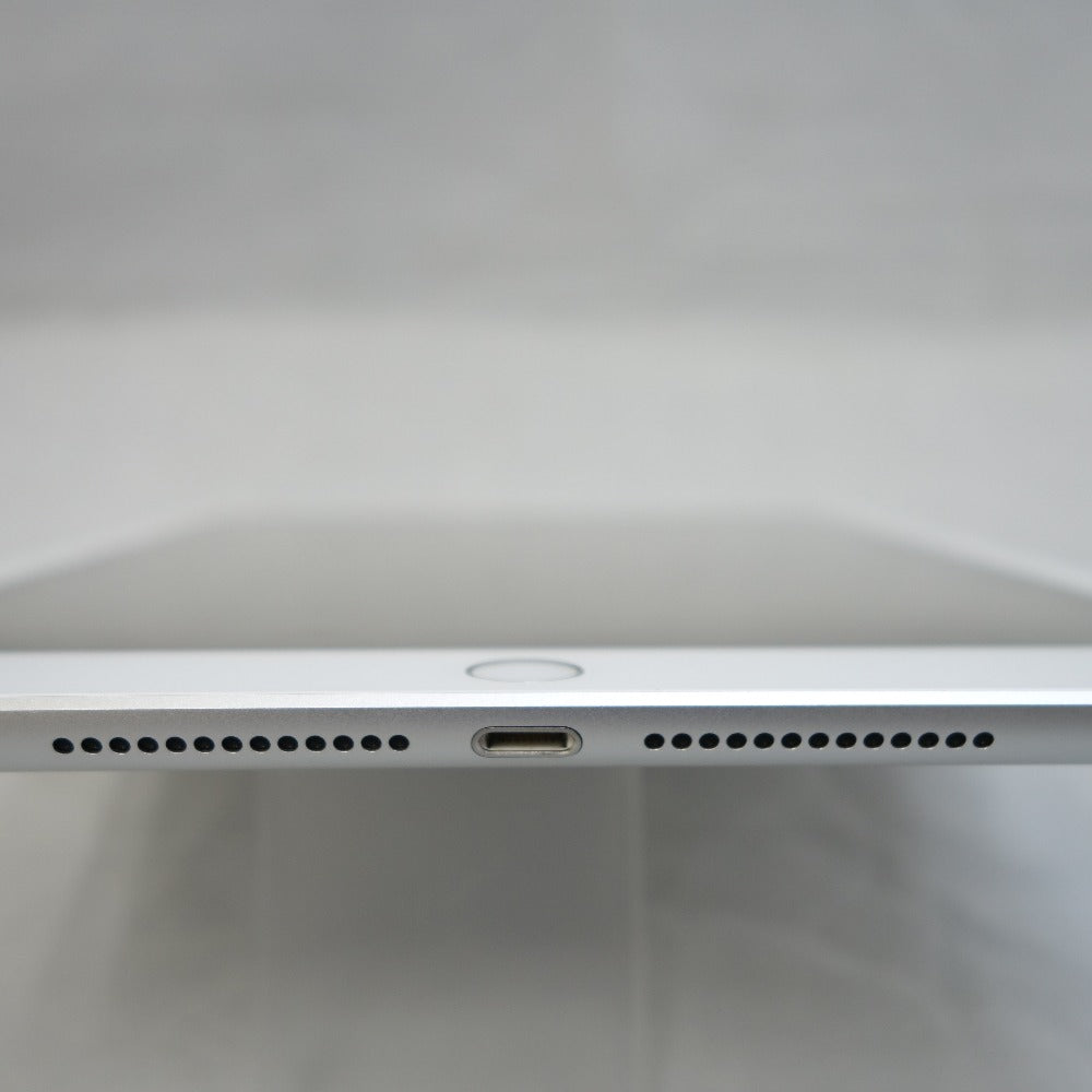 iPad 9.7インチ 第6世代 64GB Wi-Fiモデル シルバー MR7G2J/A