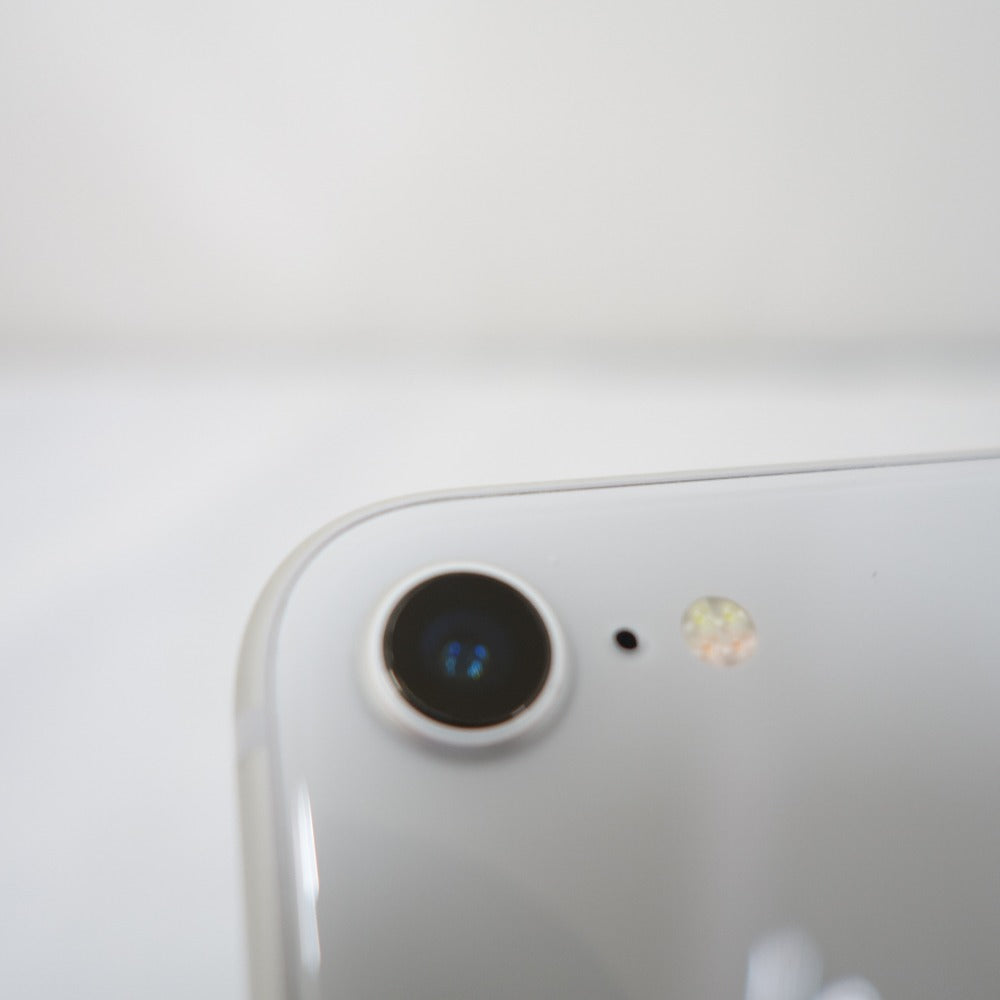 Apple iPhone 8 (アイフォン エイト) 64GB au版 MQ792J/A シルバー SIM