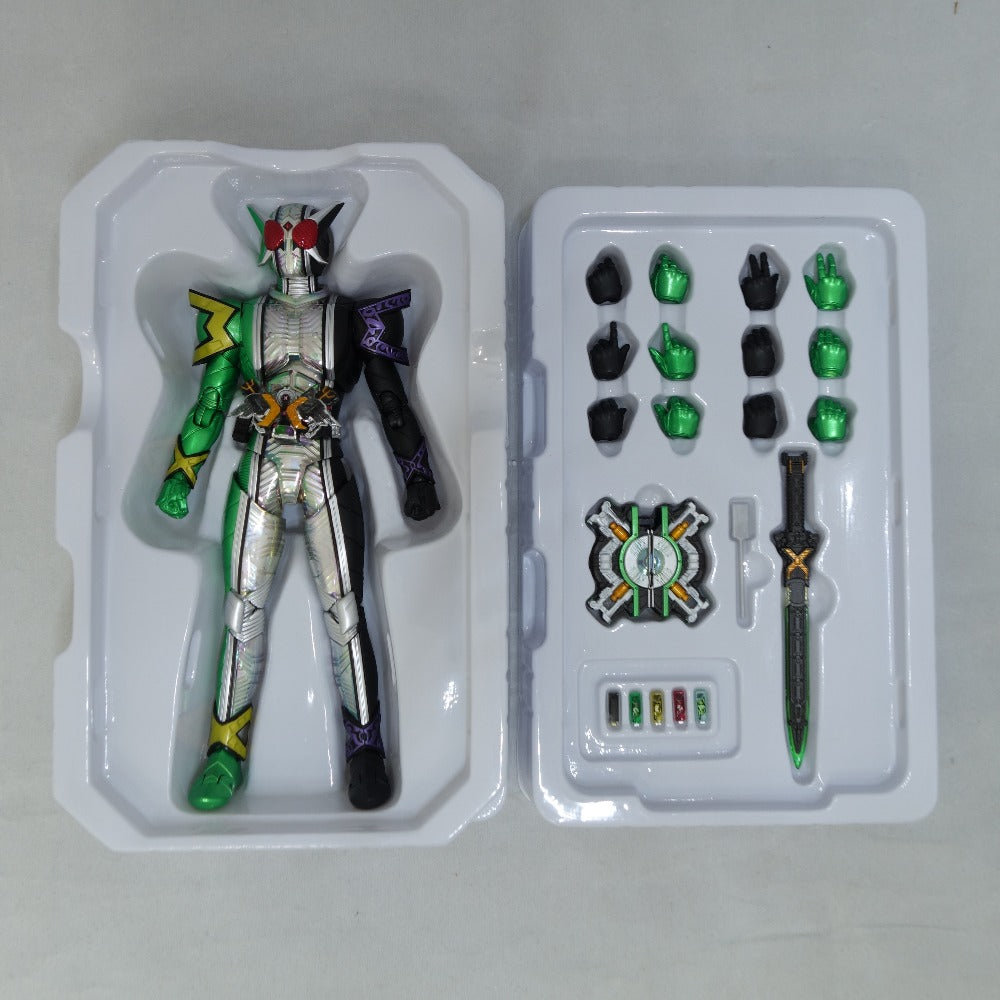 S.H.Figuarts （真骨彫製法） 仮面ライダーW サイクロンジョーカーエクストリーム BANDAI バンダイ フィギュア