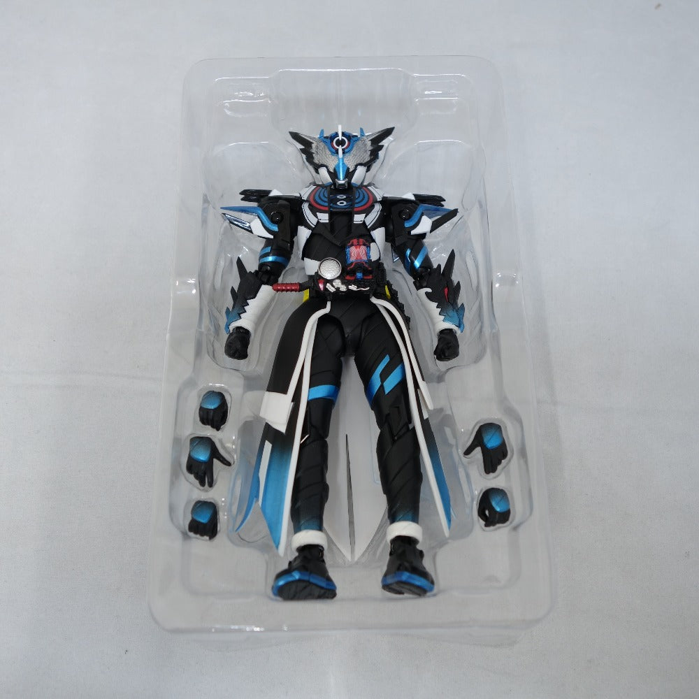 S.H.Figuarts 仮面ライダークローズエボル 「ビルド NEW WORLD