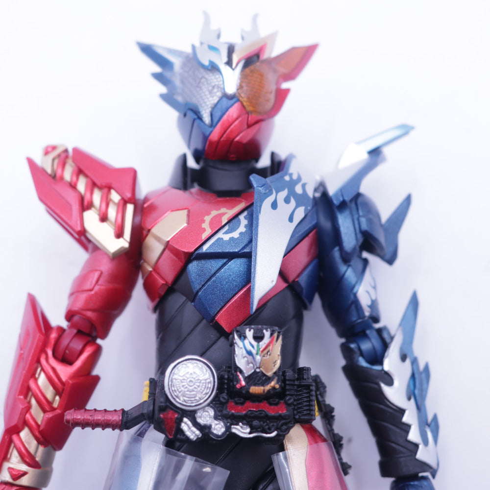 新品！S.H.Figuarts 仮面ライダービルド クローズビルドフォーム 仮面