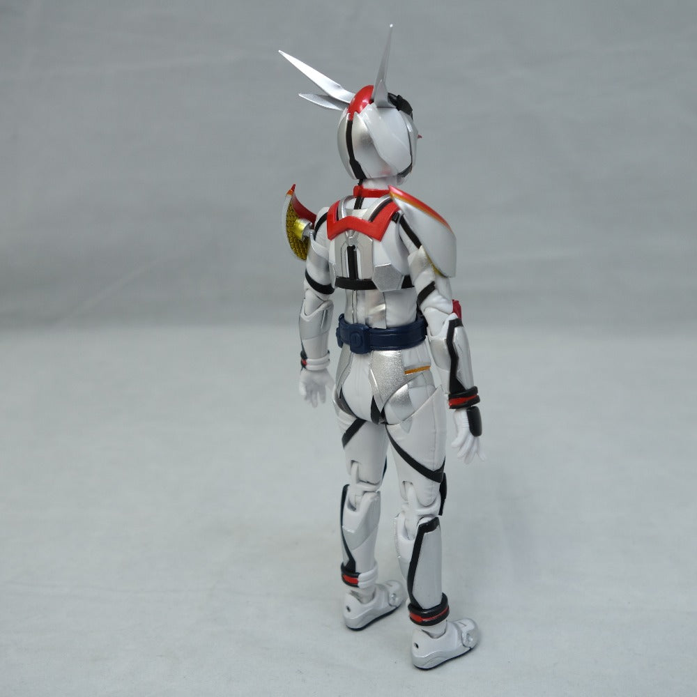 S.H.Figuarts 仮面ライダーアギレラ クイーンビーゲノム 仮面ライダーリバイス フィギュア