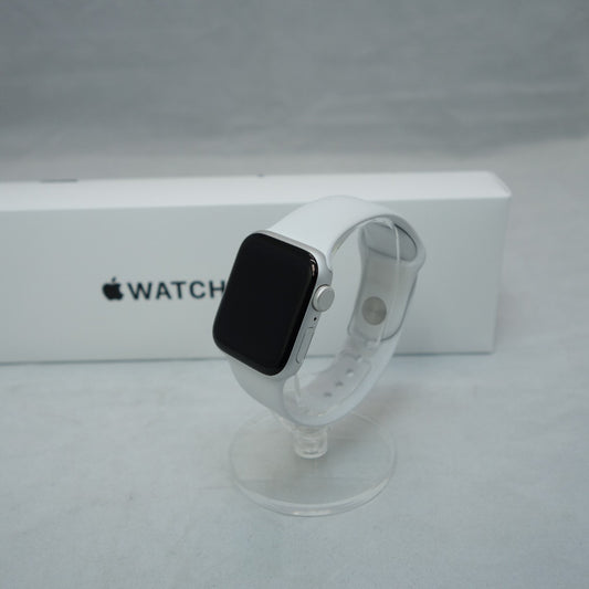Apple Watch SE (アップルウォッチ エスイー) 第2世代 GPSモデル 40mm シルバー アルミニウムケース