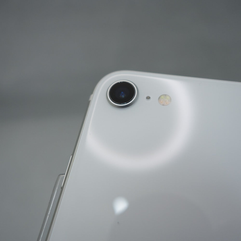 iPhone SE 本体 第2世代 64GB ブラック SIMロック解除済（ムスビー  