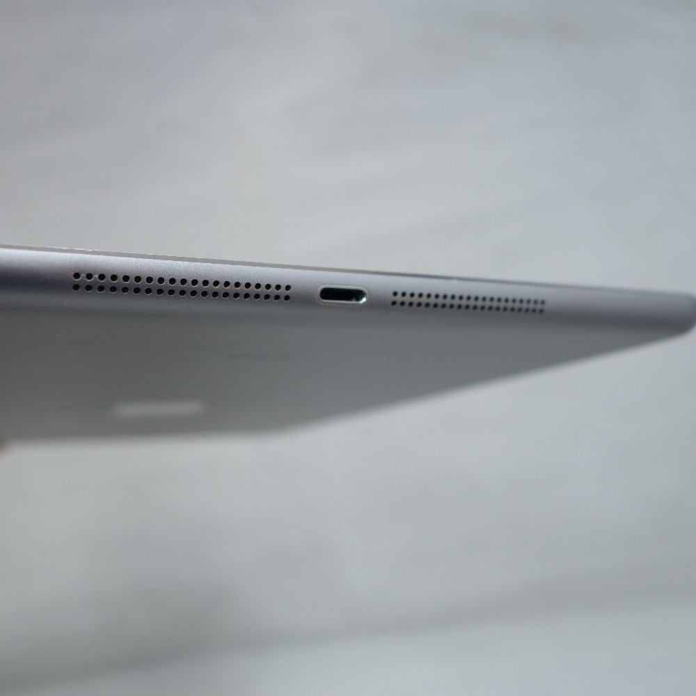 ジャンク品 [docomo版] Apple iPad Air (アイパッド エアー) Wi-Fi+