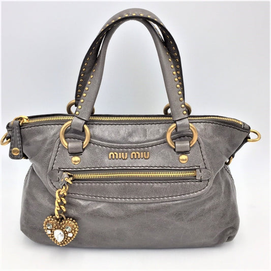 ミュウ ミュウ ショルダーバッグ miu miu　2wayショルダーバッグ　ハートチャーム付き　グレー　ヴィンテージ加工　RN0728 RN0728 美品